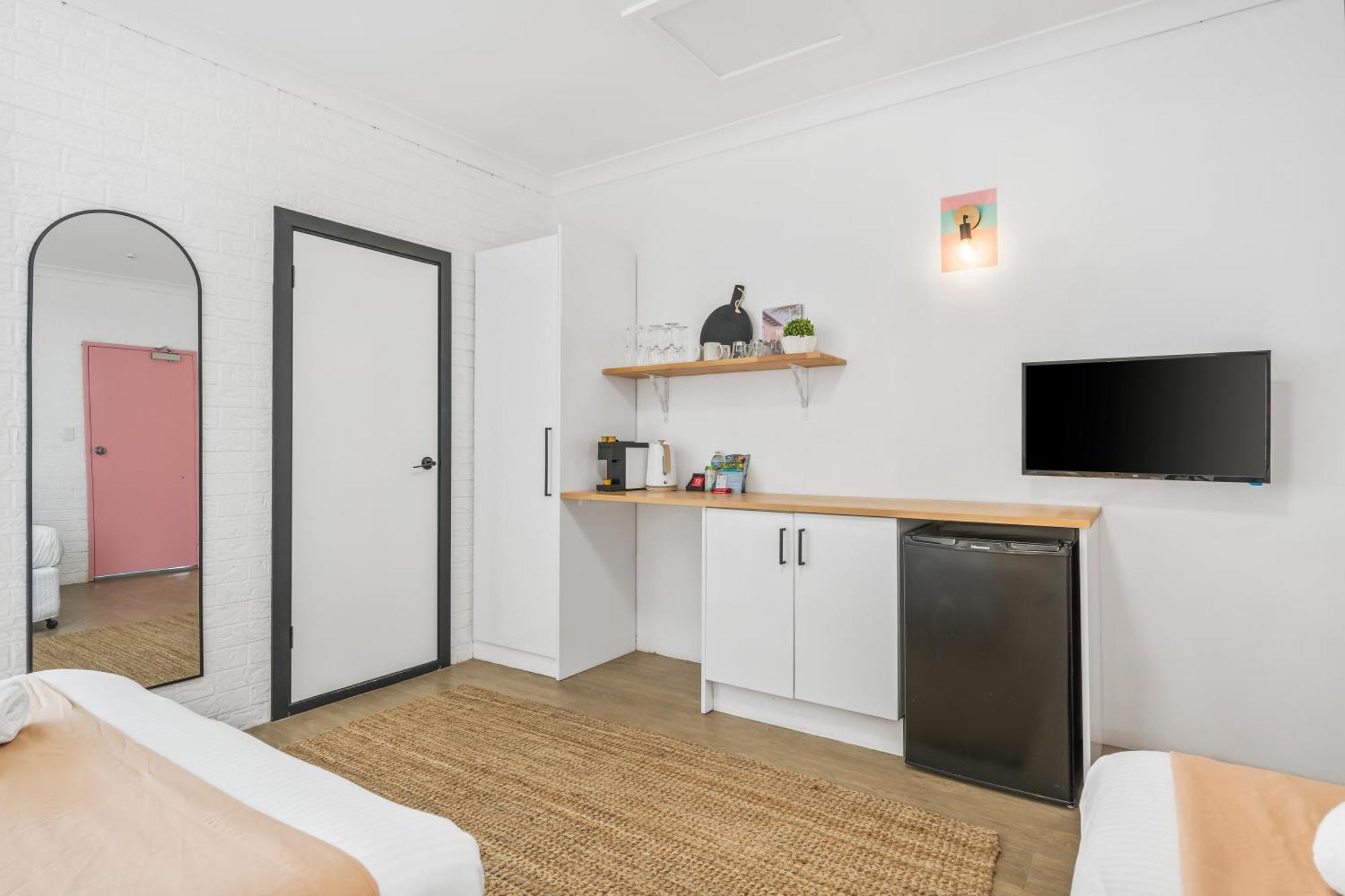 Motel The Med Crescent Head Extérieur photo