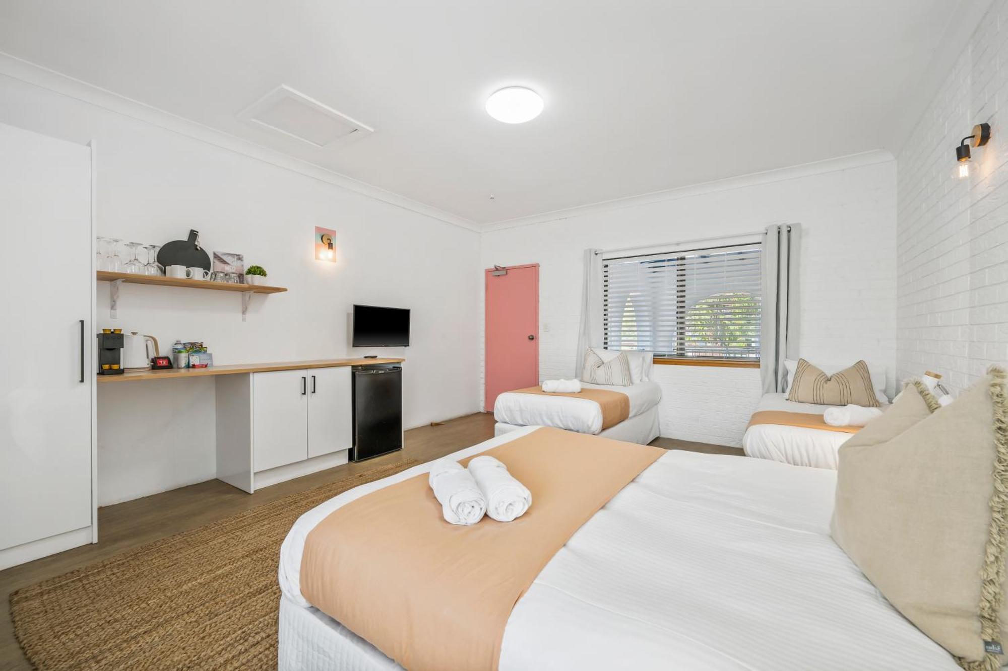 Motel The Med Crescent Head Extérieur photo
